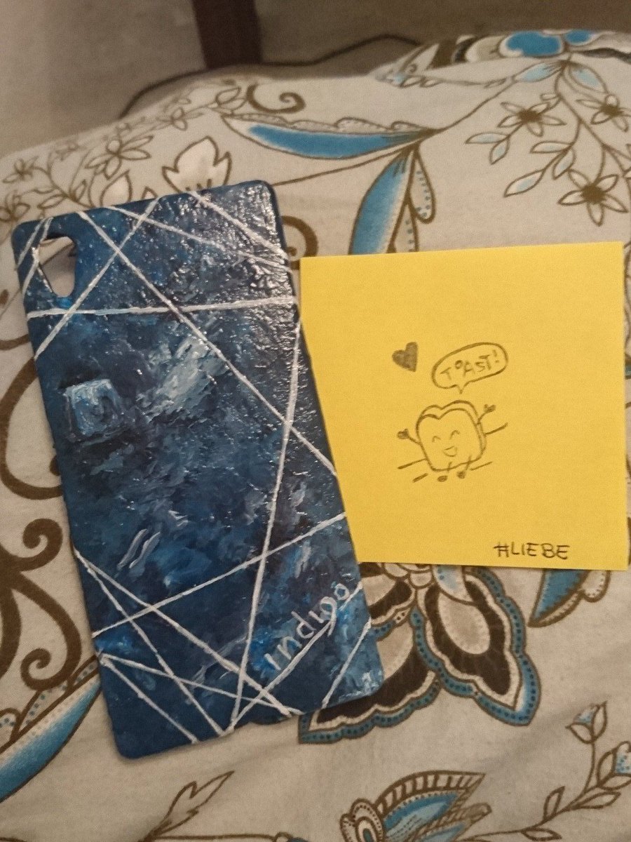 CassidyCorwins's tweet photo. *hysterisch kicher* #indigo #Toastliebe @Fairy300 https://t.co/ineUUA7dsM