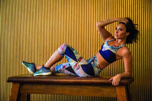 tweetdaddlovato's tweet photo. Bastidores da minha NOVA campanha para #SKECHERSDemiStyle com @skechersusa! Espero que vocΓͺs amem o novo #DemiBoot!! https://t.co/aRHg4dltRL
