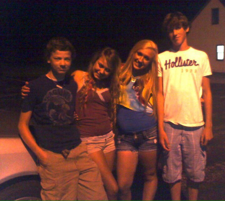 Lacie_LeaX's tweet photo. Look how little we all were!! @taylorcaniff @dehaven_nick https://t.co/N7shK0c58C
