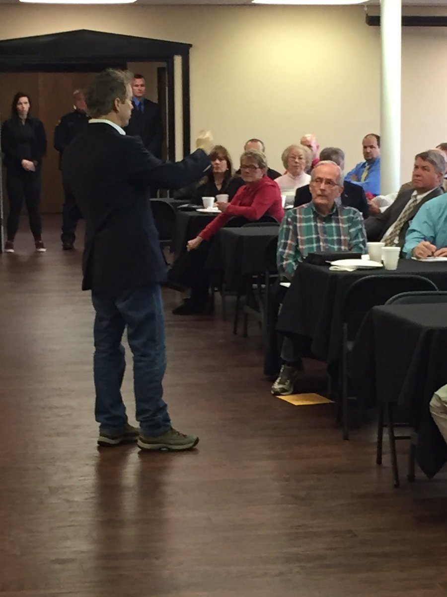 chriswnews's tweet photo. Sen @RandPaul RE: #SCOTUS "it will be hard for me to vote 4 an appointment that goes against what KY needs" @WHAS11 https://t.co/VQNWPdXUUZ