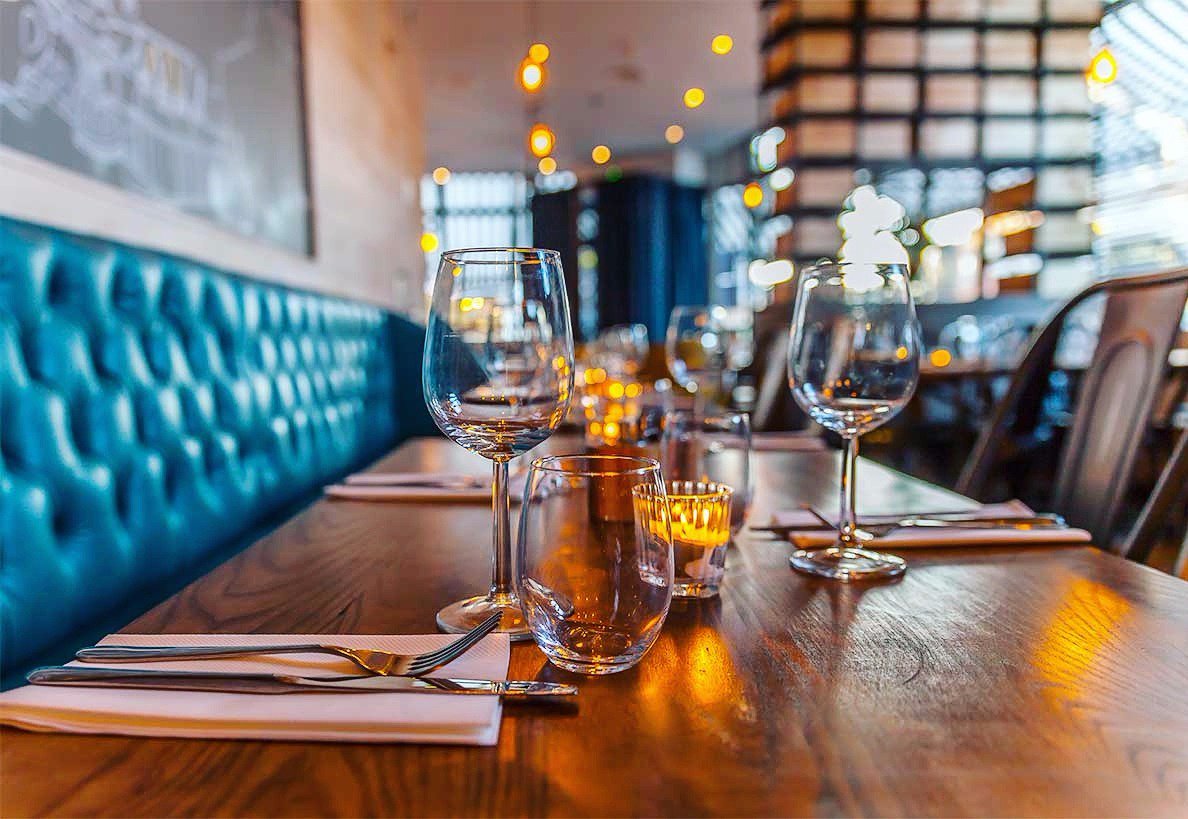 JordanSupper's tweet photo. Anxiously awaiting your arrival 🍴🍷 #dinnerisserved #mn #mnrestaurants #twincitiesfood #mnwine #jordanmn https://t.co/DL5kEAd1iX