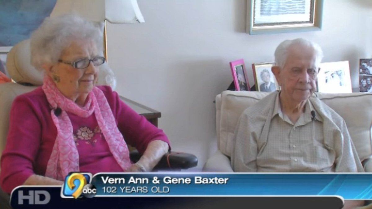 BFMTV's tweet photo. Etats-Unis: un couple de 102 ans a fêté sa 80e Saint-Valentin https://t.co/j4UkGDHwM6 https://t.co/nDSTbksfKz