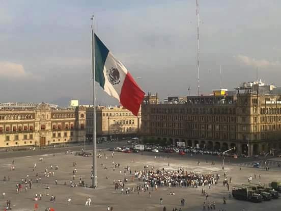CronicasCDMX's tweet photo. yo <3 CDMX #SoyChilango https://t.co/6dqoWtXnjn