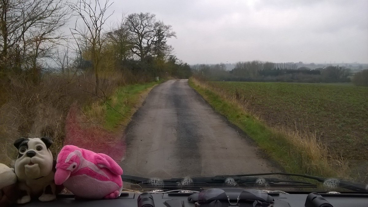 TheEnglishCarav's tweet photo. What secrets you find at the bottom of a country lane! 'Thank you' Kelly showing us some VERY interesting #Caravan https://t.co/woi8qAdFv7