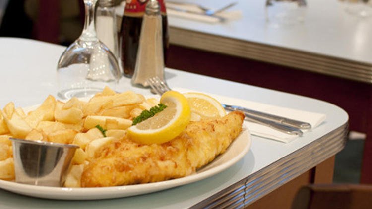 TimeOutEatDrink's tweet photo. London's top ten fish'n'chip restaurants https://t.co/uA23QOIFyx https://t.co/83HE9dBKDw