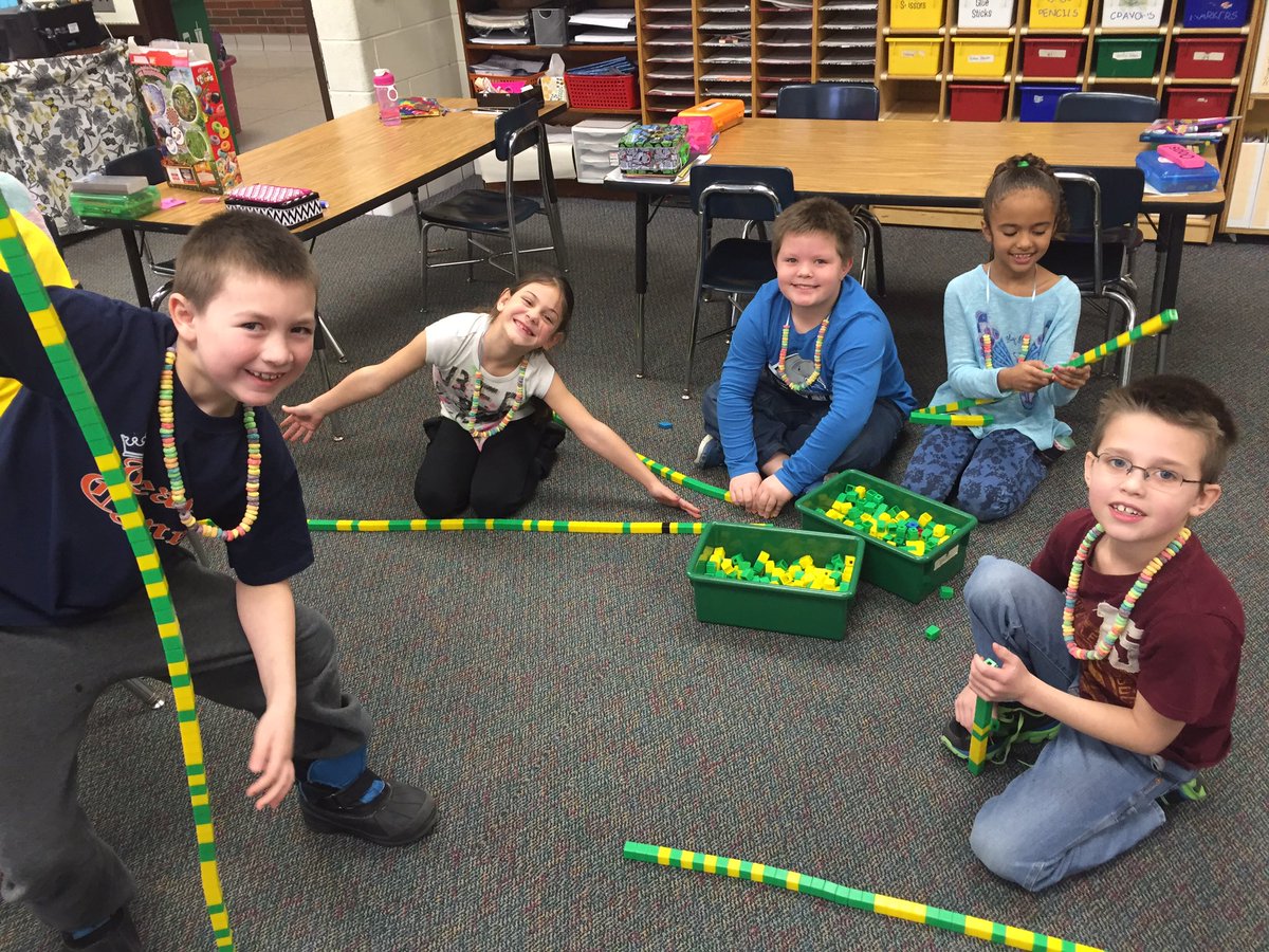 scteacher1's tweet photo. 100th day of school celebration! @dieckk5 https://t.co/x2VY9ctwgs