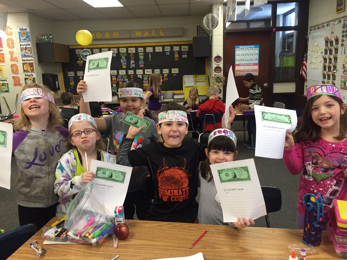 scteacher1's tweet photo. 100th day of school celebration! @dieckk5 https://t.co/x2VY9ctwgs