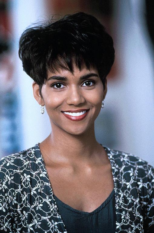 Who Was Finer Halle Berry In Boomerang Or Jlo In Money Train T Co Yvtywx1mgt Who Was Finer Halle Berry In Boomerang Or Jlo In Money Train T Co Yvtywx1mgt