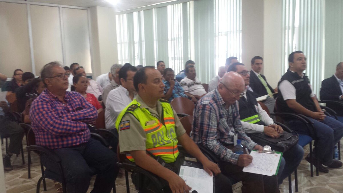 En el Cantón #Sucre se desarrolla el Comité de seguridad en la vida humana en el #mar <a href="/susana_du/">Susana Dueñas</a> <a href="/xavieradolfo/">Adolfo Xavier</a>