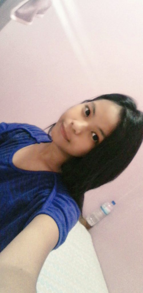 LhynlhenP's tweet photo. #selfie lng
#kaboring ehh https://t.co/OsFv1mCYLO