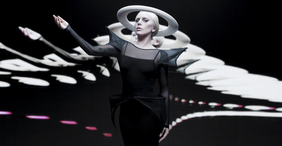 LadyGagaLatinos's tweet photo. Video + Fotos promocionales del proyecto colaborativo entre "Lady Gaga - Intel" #GAGAxINTEL https://t.co/PPNuDIgIK2 https://t.co/4E4runkKNH