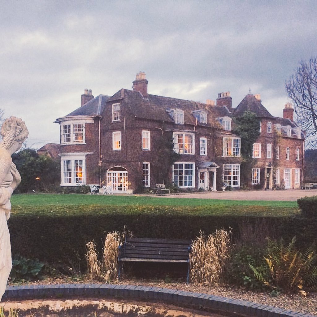 BigHouseStays's tweet photo. Park Hall is a fantastic self-catered exclusive use wedding venue with NO CORKAGE https://t.co/RuVn4I2ZLj https://t.co/XMDdgCbQmb