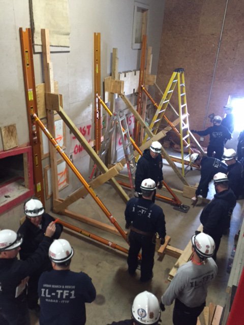 Paratech_Inc's tweet image. Nigel at IL-TF1 collapse training at Frankfort Station 3
@Local4338