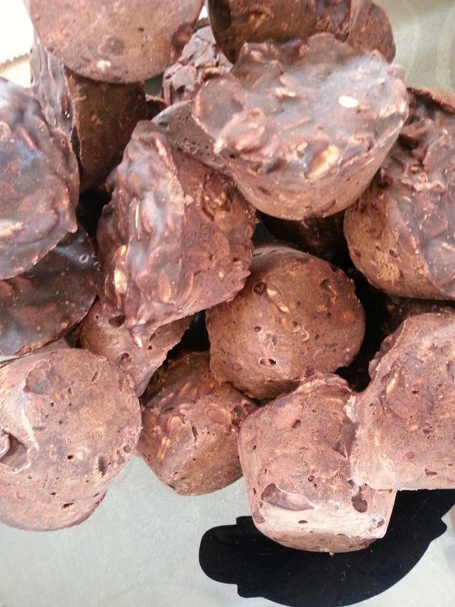 I wish I could just stay in bed today with a good book and some of <a href="/Kulturefoods/">Kulture Foods</a> chocolate macaroons :)