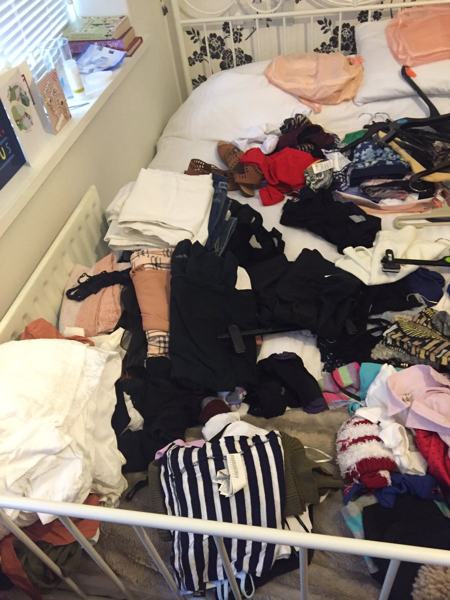 x_hannahwright's tweet photo. The struggle is real 😳😳 my clothes are swallowing me up #packing #clearout #ihavemoreclothesthantopshop https://t.co/fGtYy5wmLf
