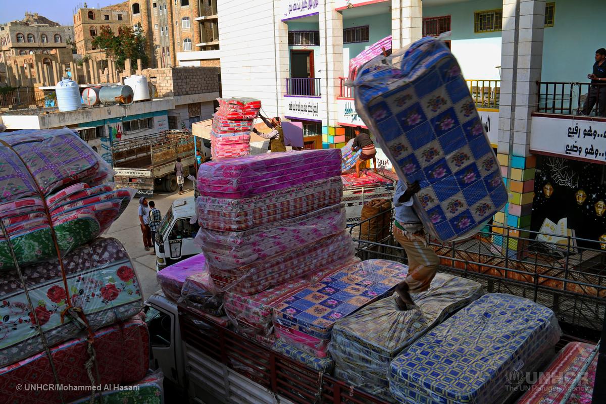 Refugees's tweet image. Our teams delivered emergency aid to 1,000 families in Taizz city #Yemen trib.al/YjgExll