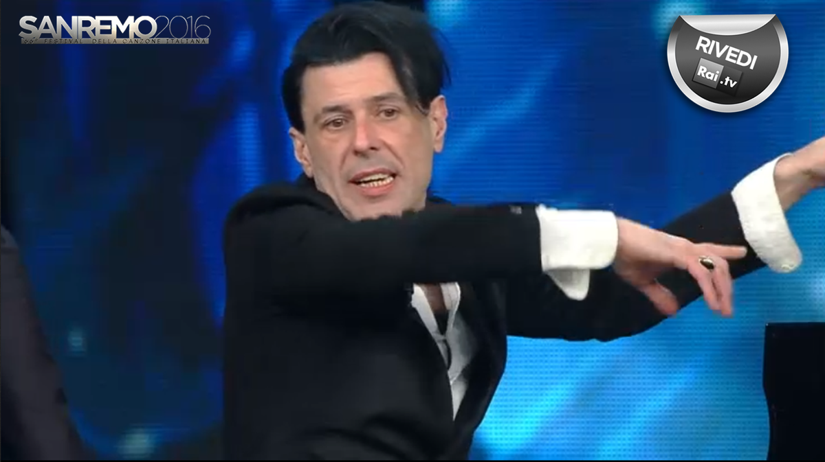 SanremoRai's tweet photo. Rivedi l'emozionante esibizione di @eziobosso sul palco dell'Ariston.👉https://t.co/tszYmKTGrQ
#sanremo2016 https://t.co/myMh7GfOq5