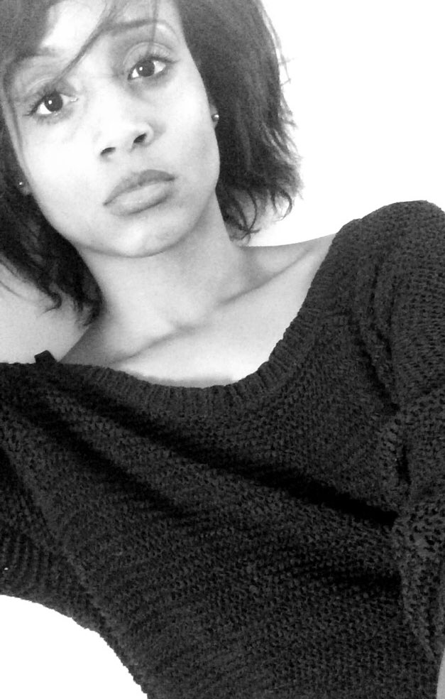 pearlyeksetera's tweet photo. At Home... #lowbattery #blackandwhite #pearlyeksetera https://t.co/MrEbwdxuBh