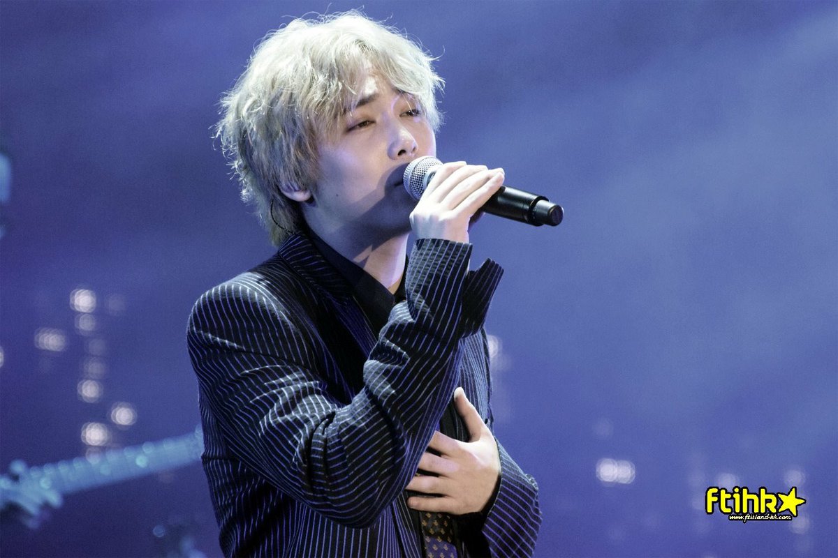 FTISLANDHK's tweet photo. 160214 #LIVE302 in HK https://t.co/jiEuKccMQR