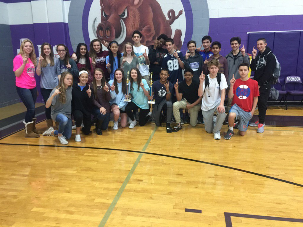 RobinsonRazorb1's tweet photo. Congratulations to the 8th grade silver teams! City champs! https://t.co/6t4sSpZD3j
