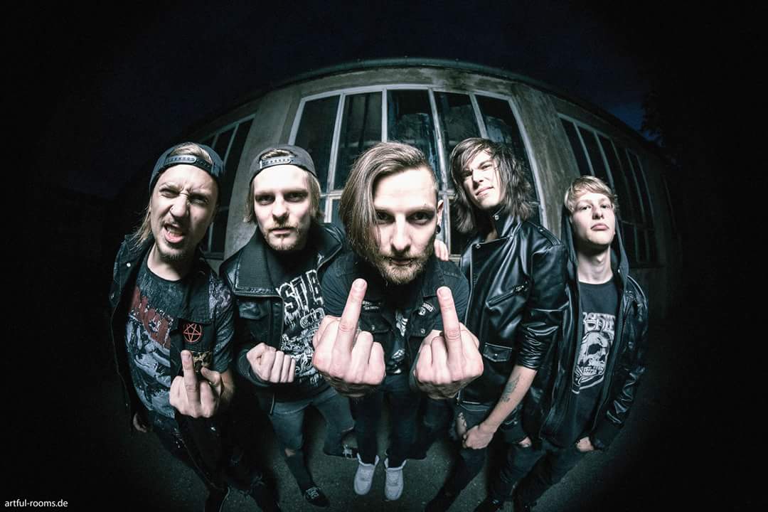 Heute gibt's für Euch volle Möhre Metal auf die Knabberleiste. Frisch bestätigt fürs WiB 2016 STONEM <a href="/StonemMetal/">Stonem</a>