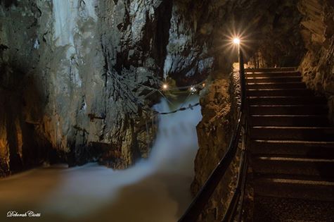 YourAbruzzo's tweet image. Sabato 20 alle 14 tutti davanti alla tv!Su RAI1 le #GrottediStiffe e molto altro d'#abruzzo goo.gl/W53ZVL