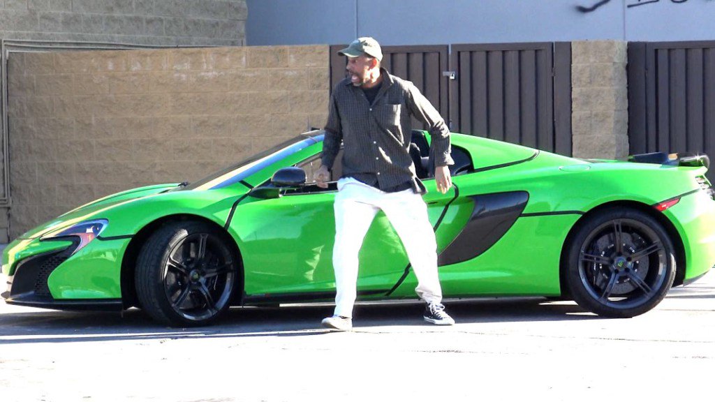 RealPranksters's tweet photo. Thieves Are SHOCKED When They Try To Try To Steal This McLaren https://t.co/DW1GKuAqze https://t.co/WPcXoVdcWr