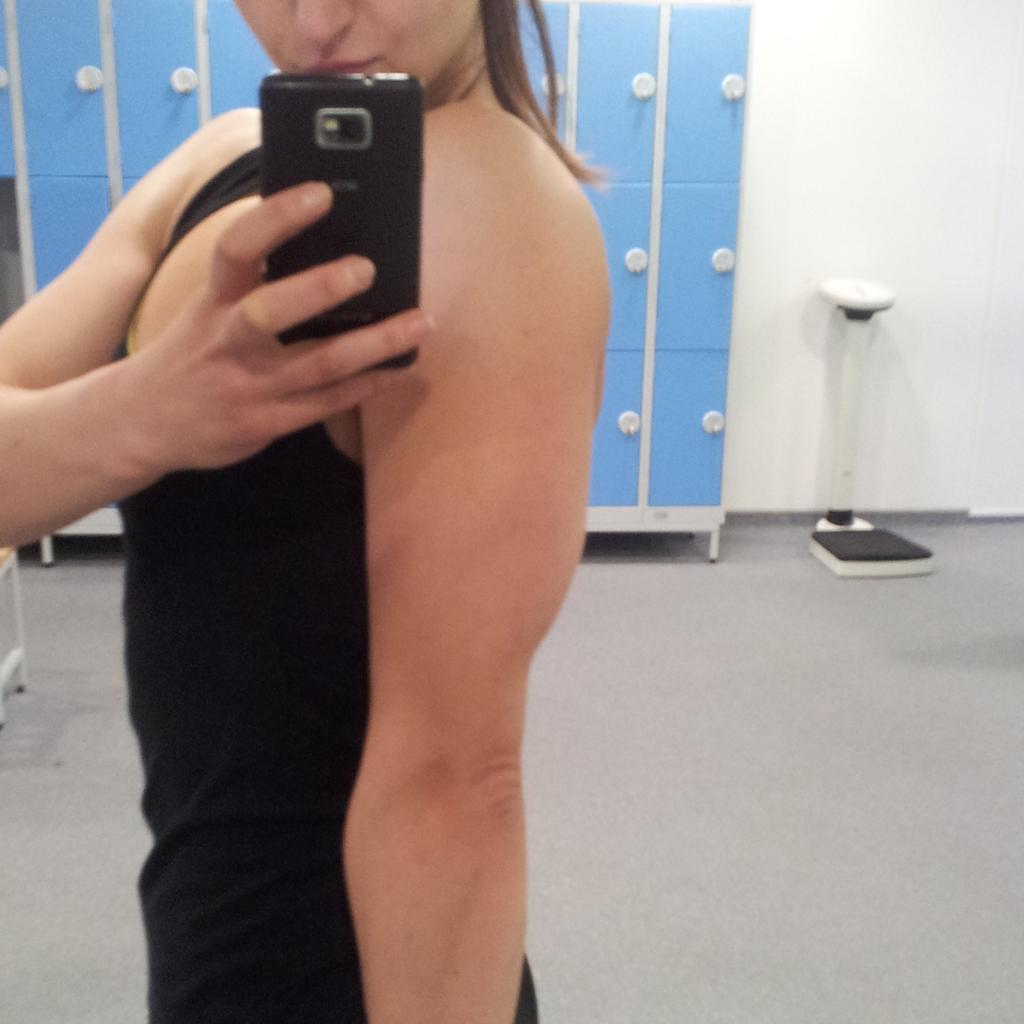 eryca313's tweet photo. #chest and #triceps #myprotein #arms #trainHard #babybulk #fitness #fitfam #progress #results #girlsthatlift https://t.co/vqbYd9LrL4