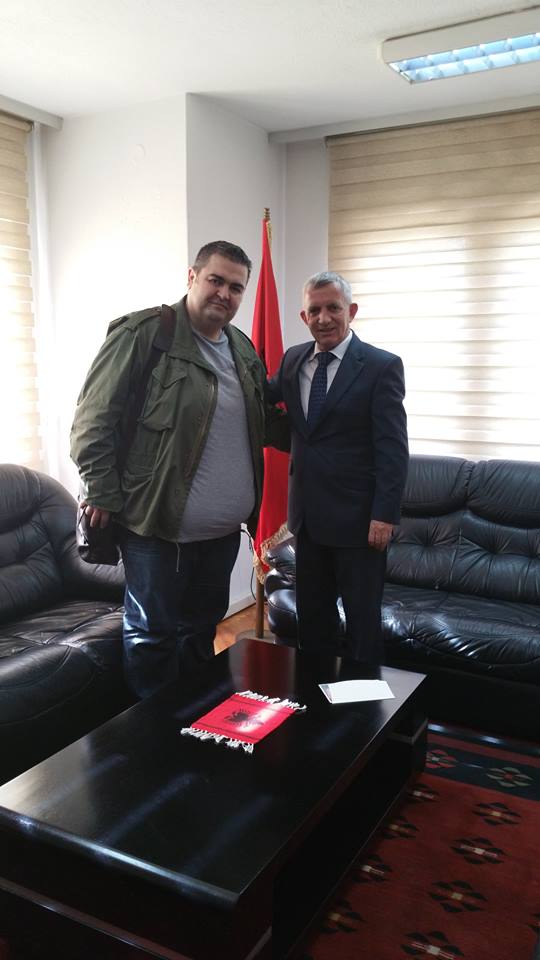AlEmbassyKosovo's tweet photo. #AmbMinxhozi &amp; #DrejtorSpahiu i #BukaProduction, takim ne kuader te filmit #DistantAngels regjisor #GjergjXhuvani https://t.co/d65giWmQDg