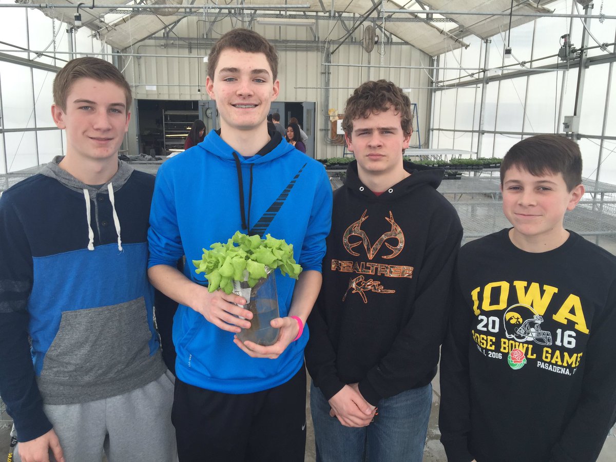 West_LibertyFFA's tweet photo. These boys are growing lettuce in a pop bottle. Engineering at its best @aus_jae @0923b50642e4426 https://t.co/lSmGadxlPb