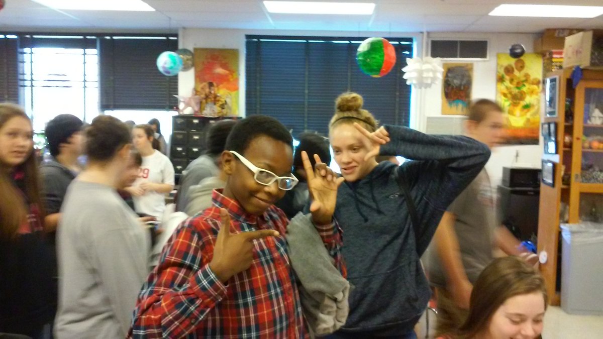 jeyleslms's tweet photo. Self portraits in Art! https://t.co/U9O1RfGg6n