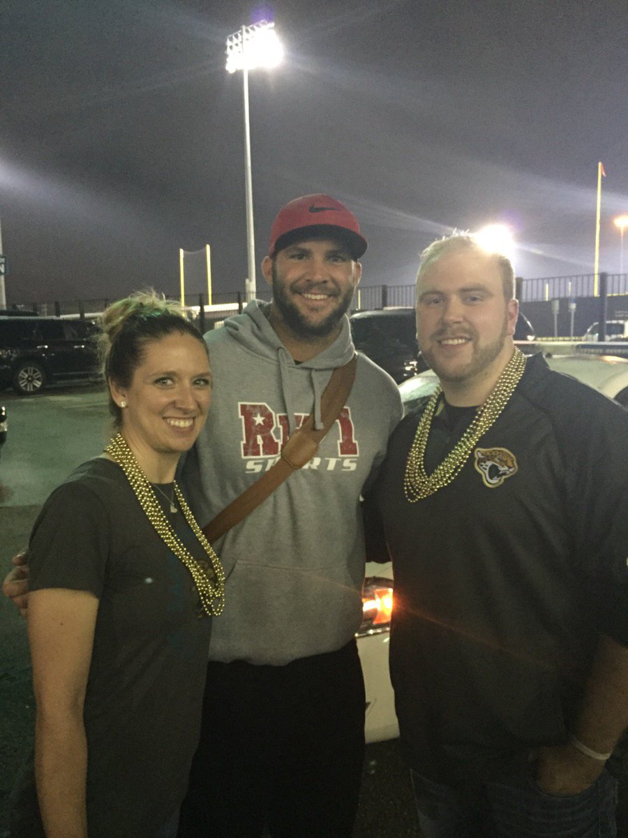 STBRyanEdmonds's tweet photo. @BBortles5 seems like somebody I could get drunk and play madden with. https://t.co/ir07T0ktBa