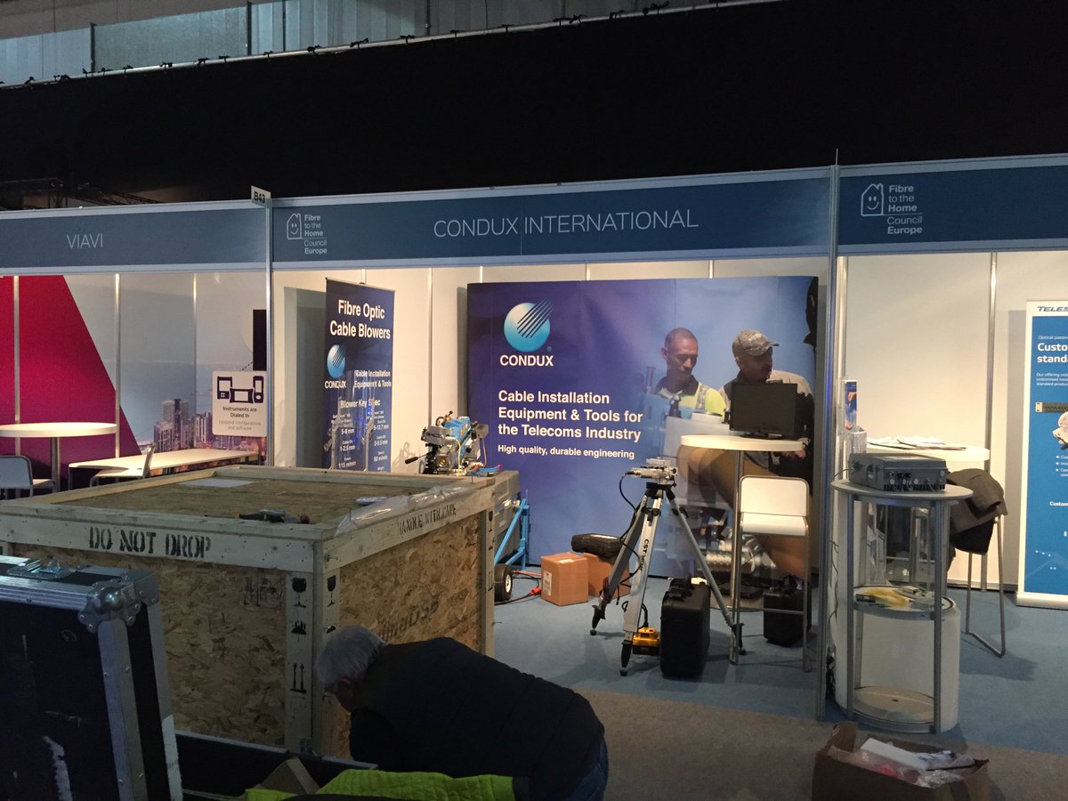 ConduxUSA's tweet photo. Tony &amp; Clay getting set up for #FTTH2016 in Luxembourg. Brand new microfiber and EPFU installation product! https://t.co/5zeWHj7eiq