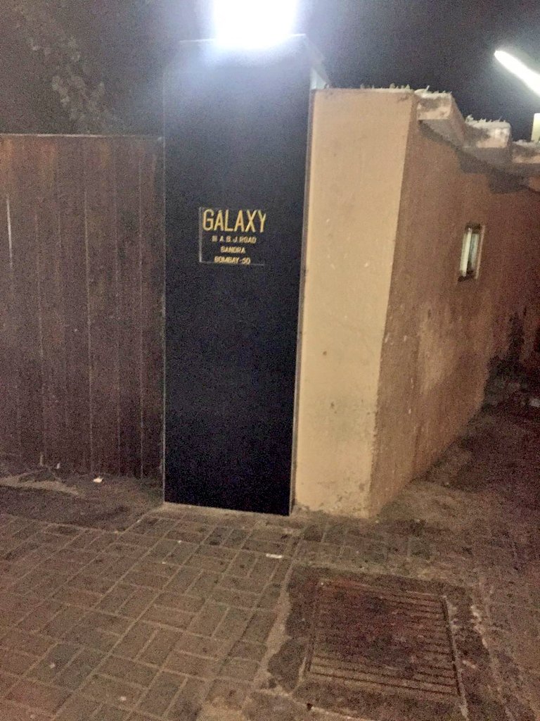 jigisays's tweet photo. I WAS HERE AT AROUND 12:30 AM TODAY 😍 #DreamSasural 😉 LOVE YOU @BeingSalmanKhan ♥ https://t.co/M7NRGMGGxt