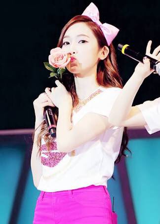 Makasih bunganya bunny <a href="/ckhs_/">ChoKyuHyun</a> hihihi miane honey spam wleeee 😋