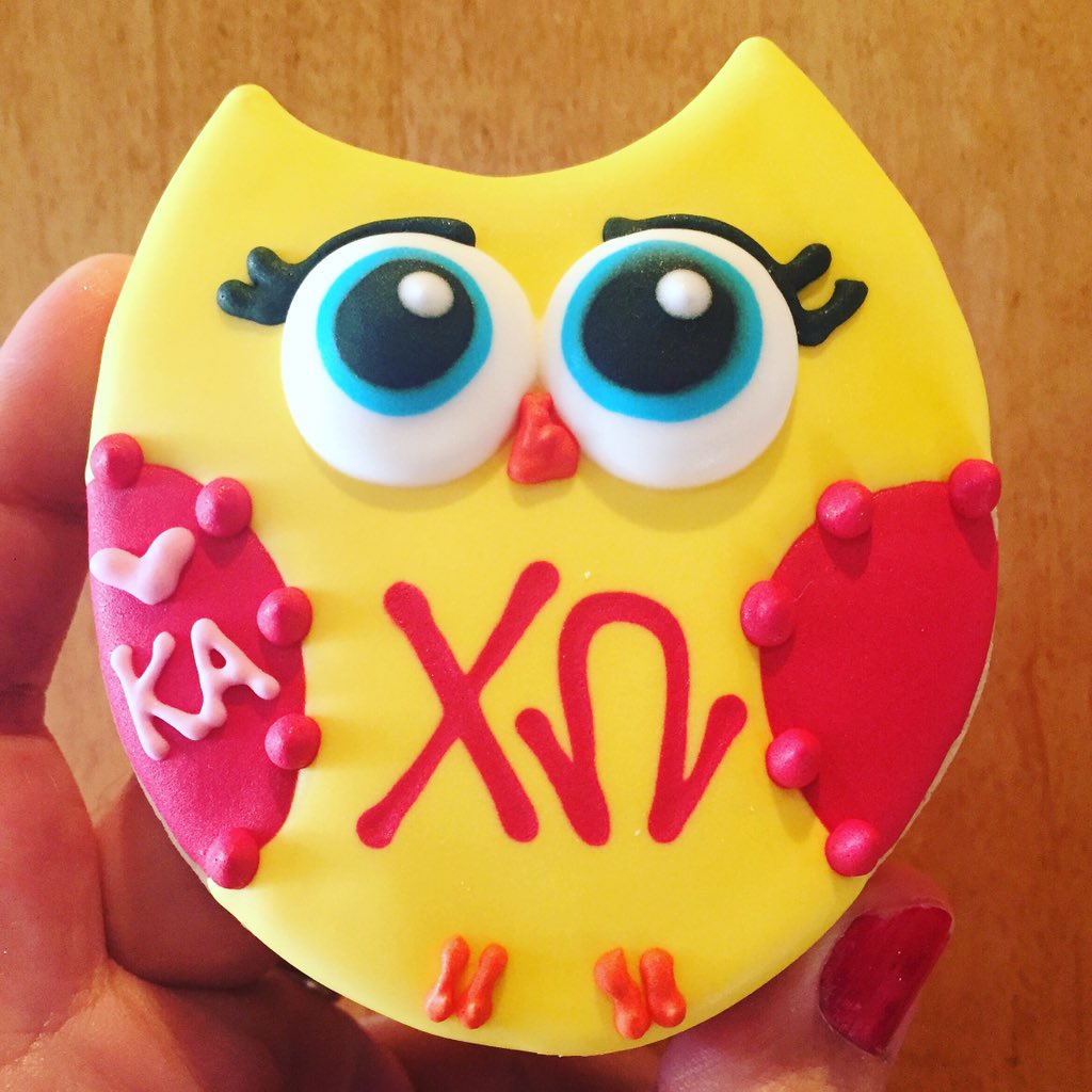 txcookieco's tweet photo. Here she is all dressed up!#chio #chiomega #chiomegacookie #sororitycookies #commercetx #tamuc #txcookieco #owl https://t.co/J9r6HqHIMo