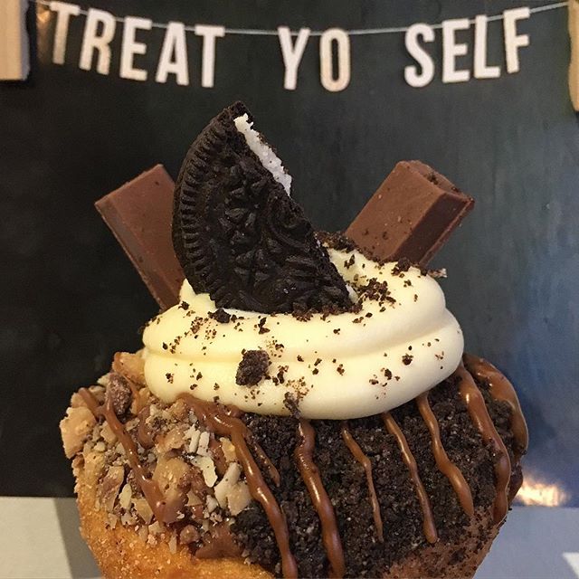 BroadSt_DoughCo's tweet photo. It's #TreatYoSelf Tuesday! What kind of #doughnut are you craving? #njeats #shoreeats #jersey https://t.co/8hdQntJaVi