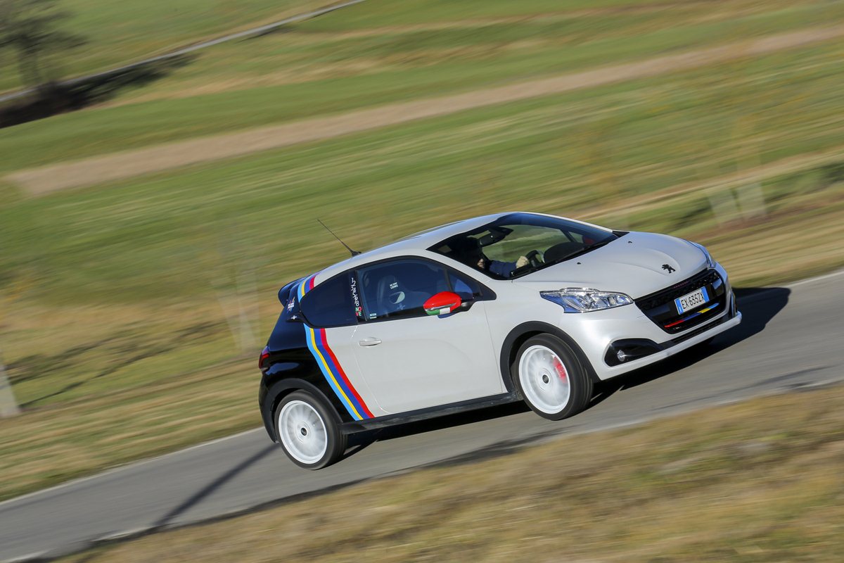 Vins_MtProspect's tweet image. #Peugeot208 GTi/NOVE: 26,(6) CV/titolo per festeggiare #Andreucci-#Andreussi.