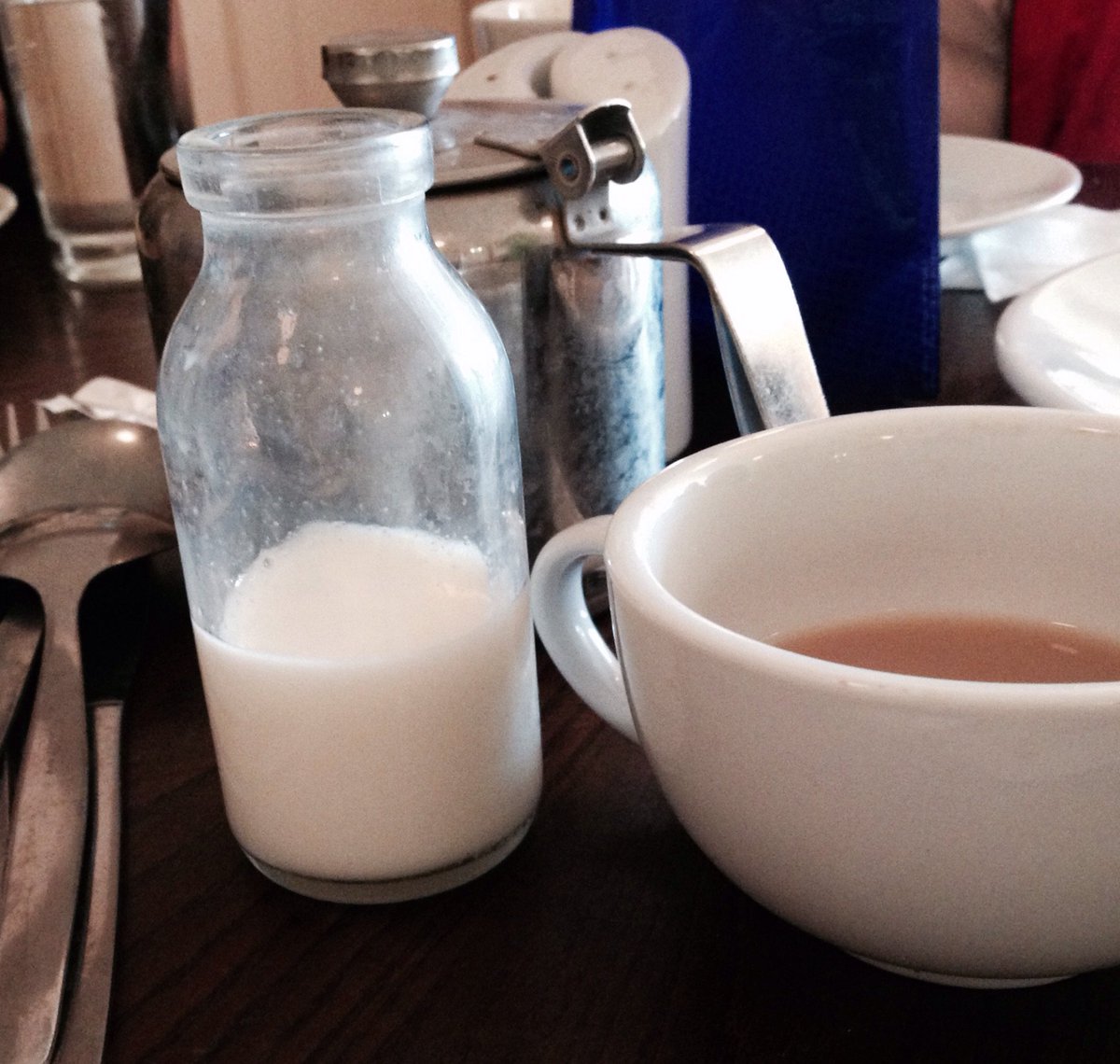 StatCakeMake's tweet photo. Not stationery, but surely the cutest milk delivery device - ever? #MicroMilkBottle https://t.co/lOfWQGbqlE