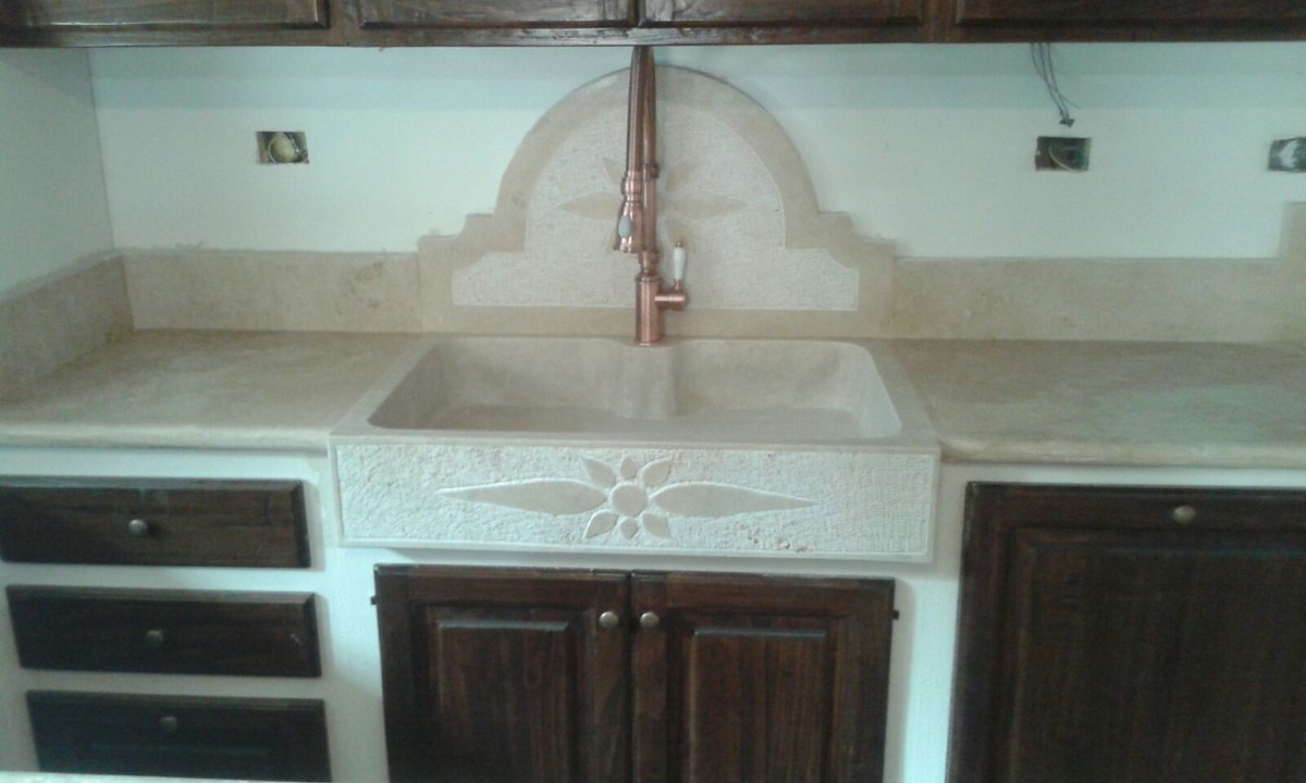 MiglioratiMarmi's tweet photo. #topcucina #travertino #anticato #lavabo a #massello #miglioratimarmi #roma #romaest #lunghezza https://t.co/GK6gXRrNem