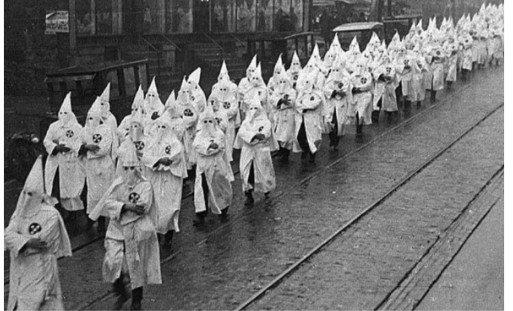 johnkellylfc's tweet photo. @Stokietony #Chelsea fans leaving the Metro on their way to the match with PSG https://t.co/8QmbjDO2MS