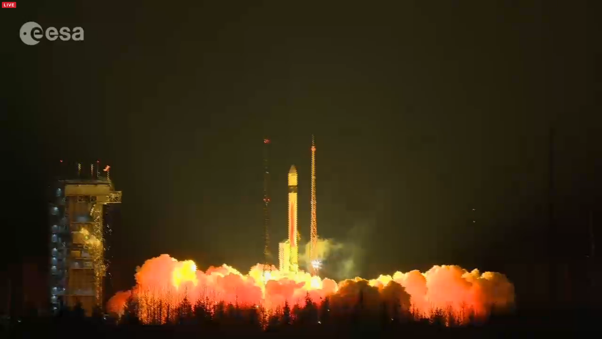 ShuttleAlmanac's tweet photo. LIVE - LIFTOFF 3 of Russian Rokot (former ICBM) launch from #Plesetsk carrying the @ESA #Sentinal3 #Sentinal3A https://t.co/HBtoAapMPp