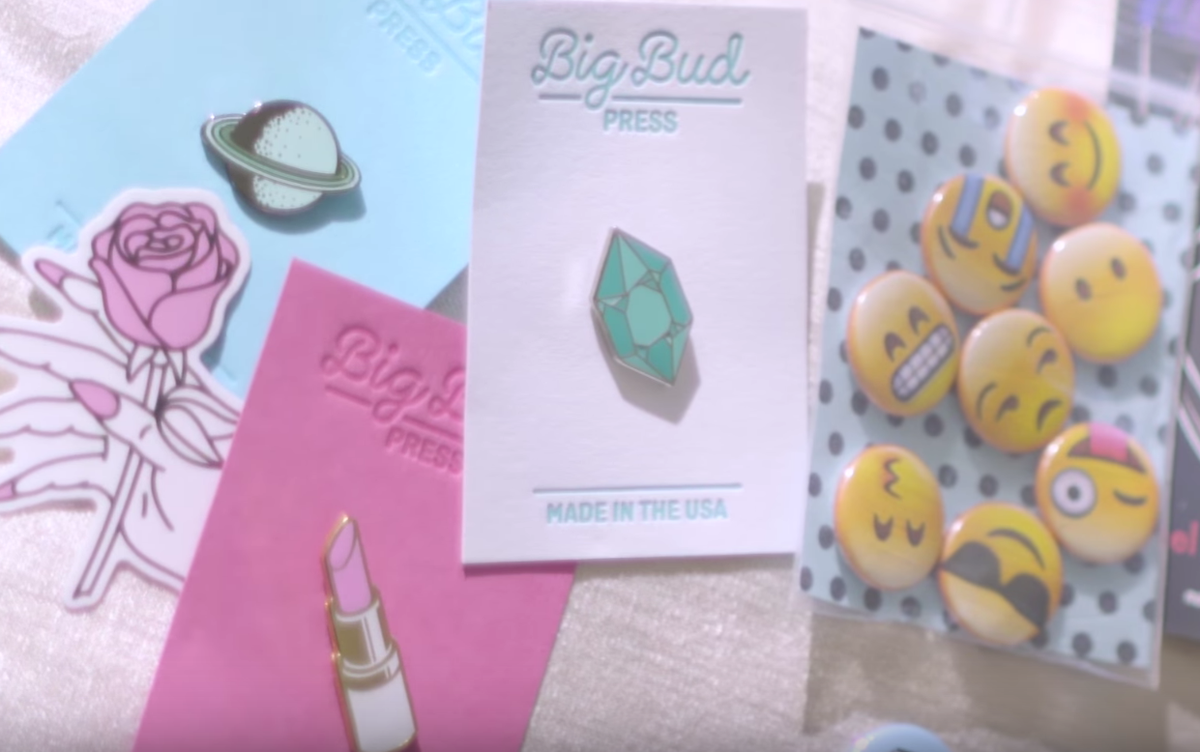 MichellePhan's tweet photo. NEW TREND REPORT 🎥
BBHOODZ, liquid lipsticks, pins &amp; patches + more
Click to watch 👇
https://t.co/1eY2IbS5nB https://t.co/1U2z8zKS4R
