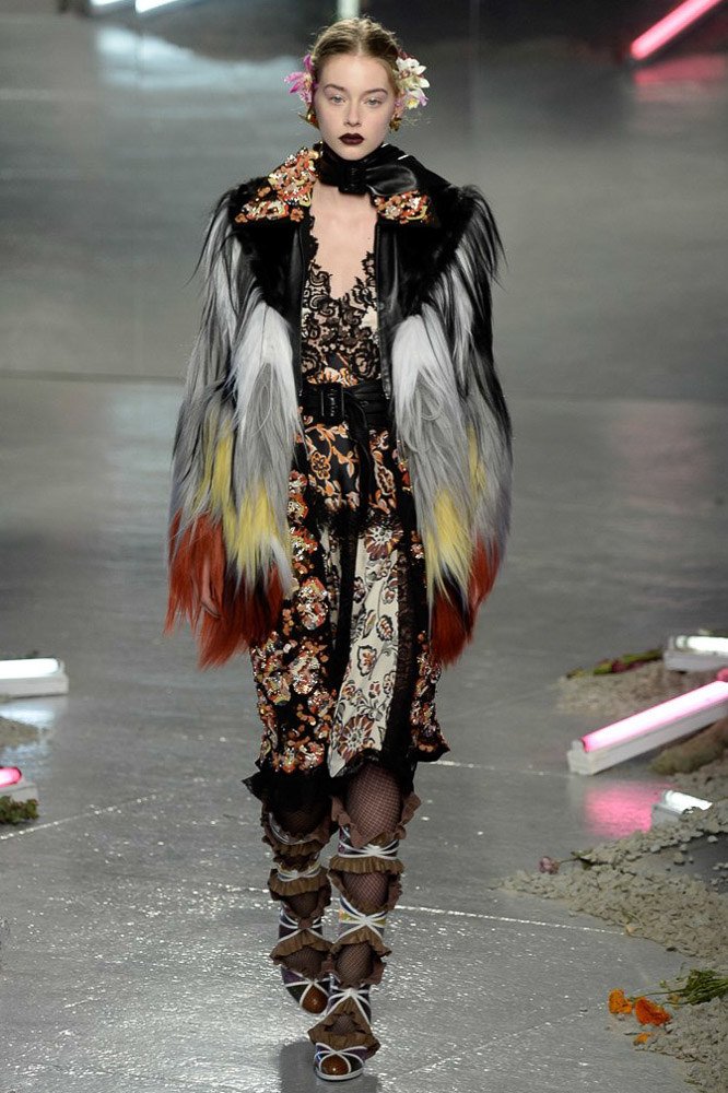 TheSocietyNYC's tweet photo. #runway #NYFW #FW16
@OfficialRodarte
#JessBurley
#JuliaJamin
#LaurenDeGraaf https://t.co/tLV1eR25MB
