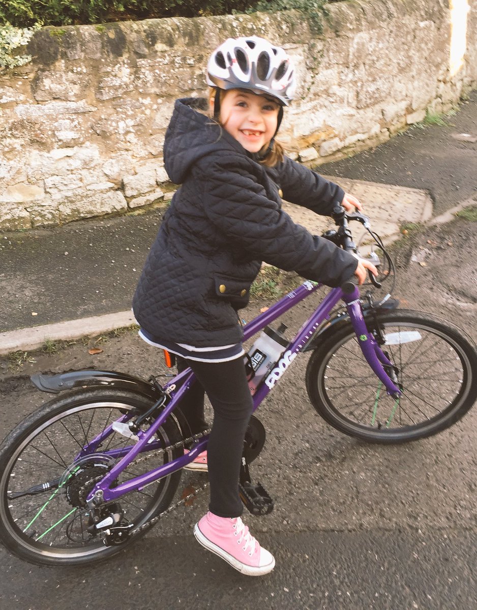 ventouxclimber1's tweet photo. @L_ArmiTstead please can my Roo have your autograph??? 🚴🏻👩🏻🚴🏻 https://t.co/olcJXG3wPJ