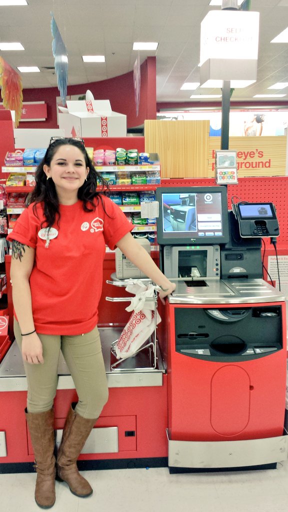 Who got a #REDcard during her self checkout shift? This girl! Great job Rachel! #EveryonePlays <a href="/MDB729/">Matt Baker</a> <a href="/S2Roche/">Stefanie Roche</a>