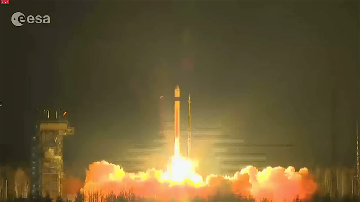 ShuttleAlmanac's tweet photo. LIVE - LIFTOFF 8 of Russian Rokot (former ICBM) launch from #Plesetsk carrying the @ESA #Sentinal3 #Sentinal3A https://t.co/4raJVCYG0A