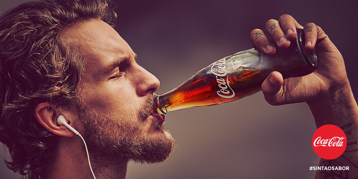 CocaCola_Br's tweet photo. Às vezes tudo o que você precisa é aquele gole de Coca-Cola para renovar o seu dia! #SintaOSabor https://t.co/kVKiBAKZKK