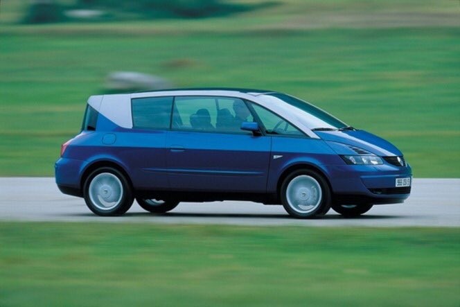 Avantime_Life's tweet photo. Nothing is more beautiful than living life at speed... #RenaultAvantime #FrenchTech #QuickerThanYouThink #Windows https://t.co/W9oSTAFvPc