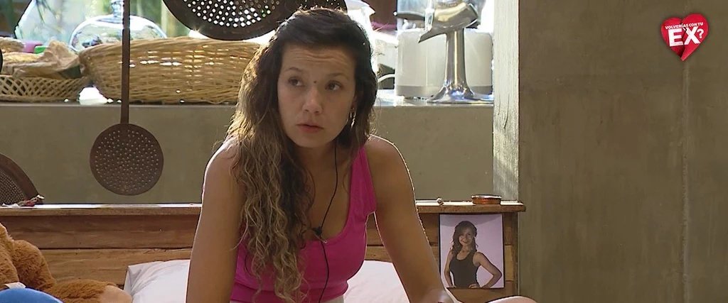 ExVolverias's tweet image. Mónica se confeso con flabia!! Revive lo en mega.cl